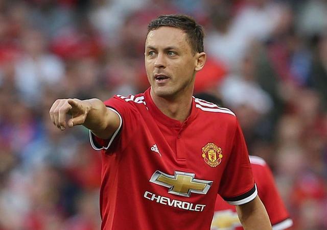 端显得捉襟 端显得捉襟